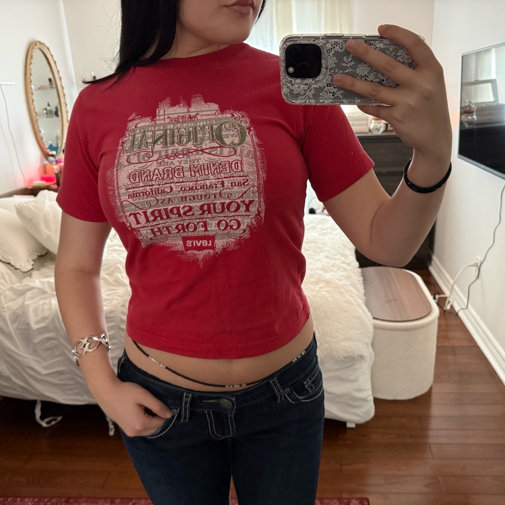 Vintage Levi’s baby tee 100% cotton